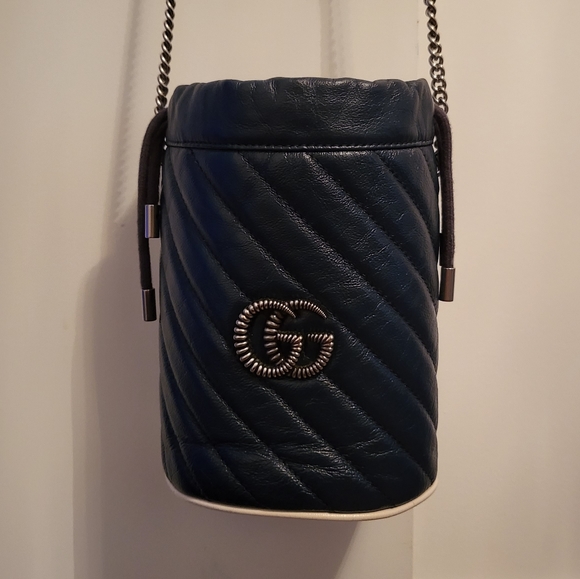 [SOLD] Gucci limited edition bucket bag - Picture 2 of 16